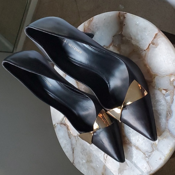 🌟 Stuart Weitzman Stanton Black/Gold Bow Pump